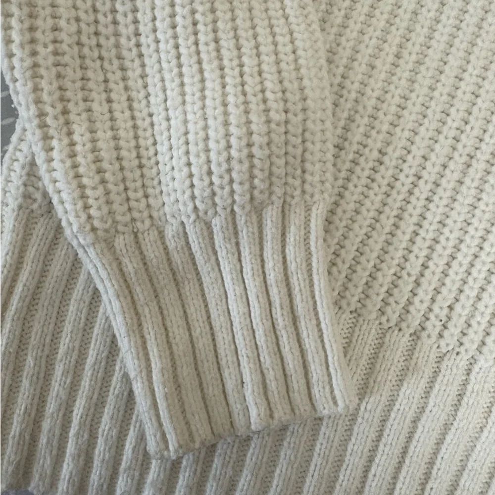 XS Nine West Cream Hooded Sweater - Picture 9 of 11